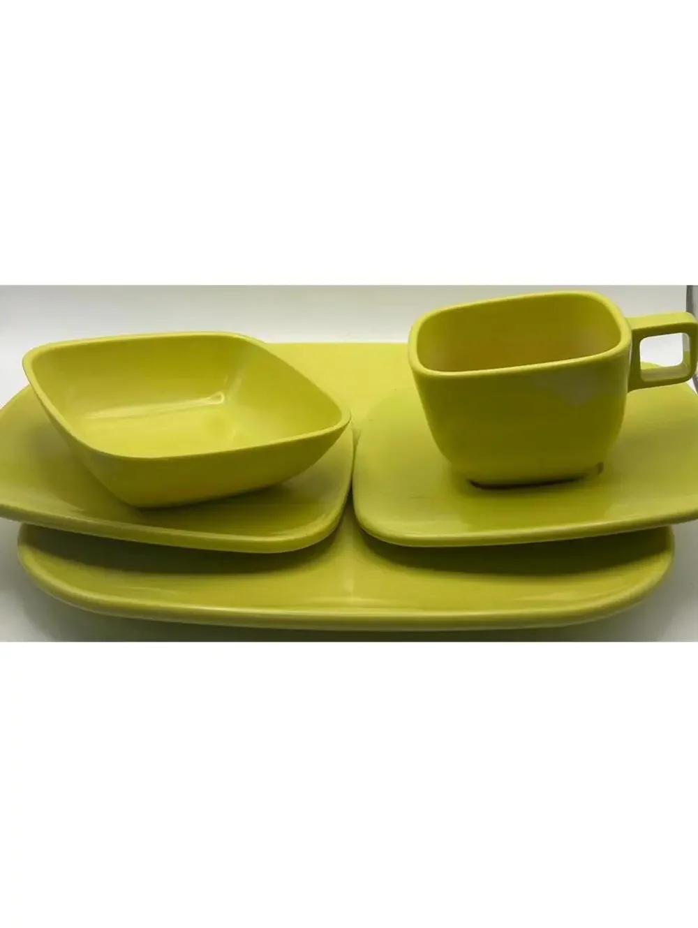 Arrowhead Brookpark Ever Ware Melmac Dishes.